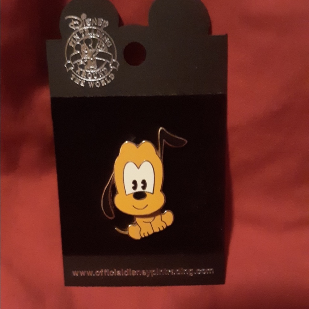 Disney Pluto pin
